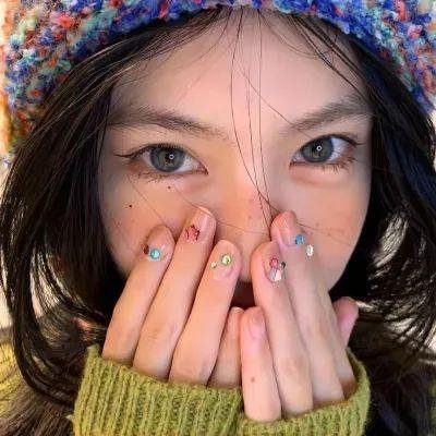 背后有人